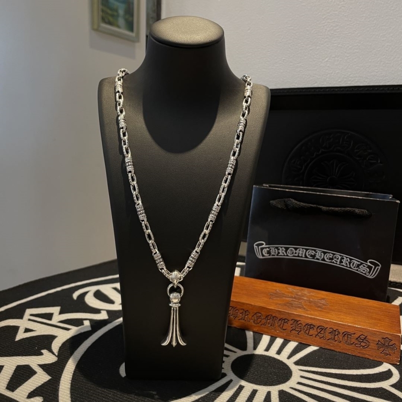 Ch**me He**ts necklaces